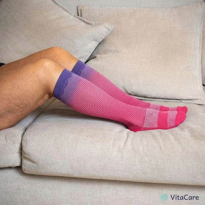 VenoCare Plus® - Malinowy ZygZag Skarpety Kompresyjne Plus Size - VitaCare - 