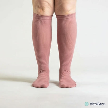 VenoCare Plus® - Różowe Skarpety Kompresyjne Plus Size - VitaCare - 