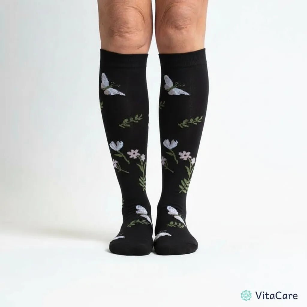 VenoComfort® – Skarpety Kompresyjne na Obrzęki, Żylaki i Ból (Czarny Ogród) - VitaCare - 