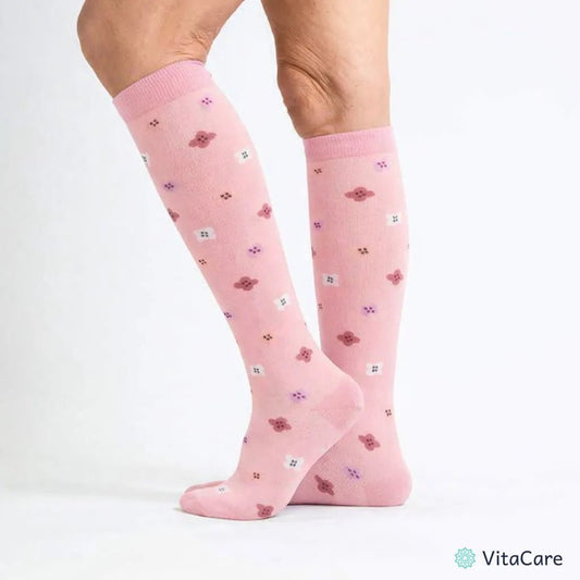VenoComfort® – Skarpety Kompresyjne na Obrzęki, Żylaki i Ból (Pudrowe Kwiaty) - VitaCare - 
